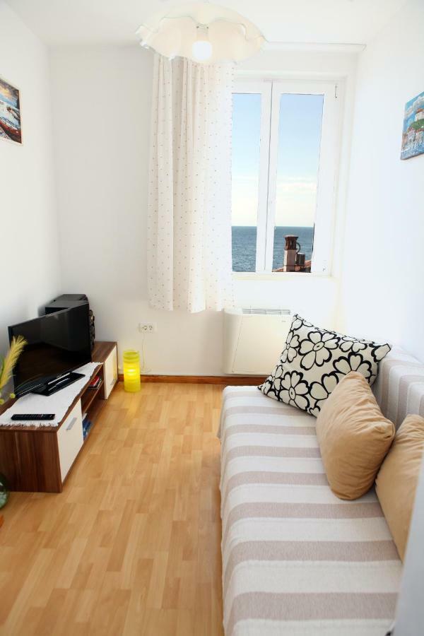 Apartma Dante *